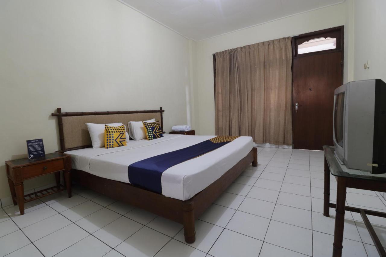 Spot On 2426 Aget Jaya Ii Hotel 2*